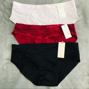 Bundle of 3 panties🦋